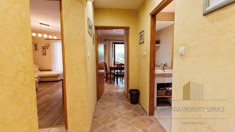 Spacious apartment with a large yard in an excellent location in Split!