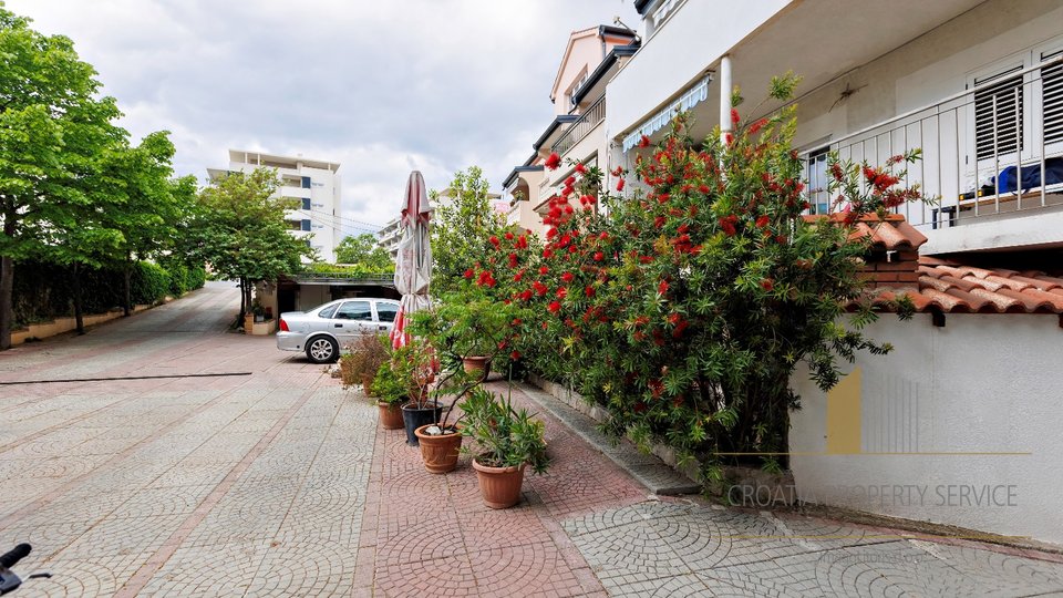 Spacious apartment with a large yard in an excellent location in Split!