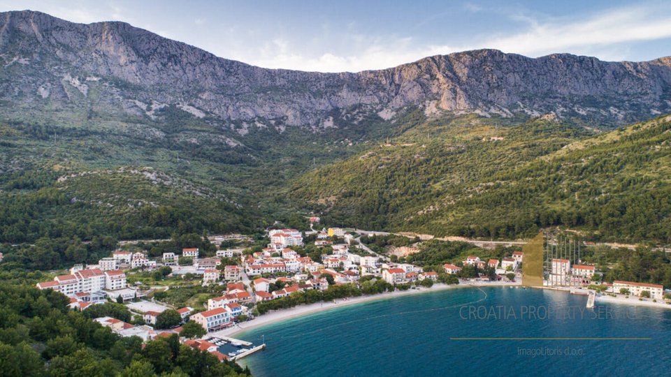 Luxury apartments in a new modern building with a swimming pool on the Makarska Riviera!