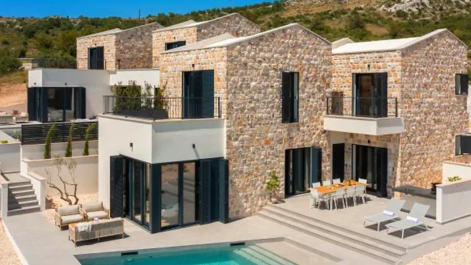 Paradise oasis in Rogoznica: Luxurious stone villas with an incredible view of the sea!