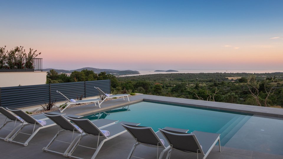 Paradiesoase in Rogoznica: Luxuriöse Steinvillen mit unglaublichem Blick auf das Meer!