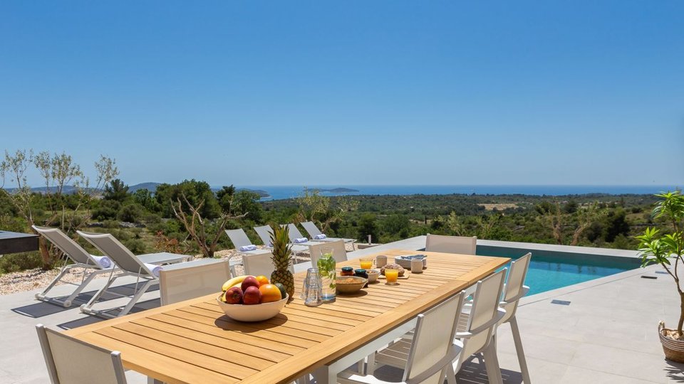 Paradise oasis in Rogoznica: Luxurious stone villas with an incredible view of the sea!