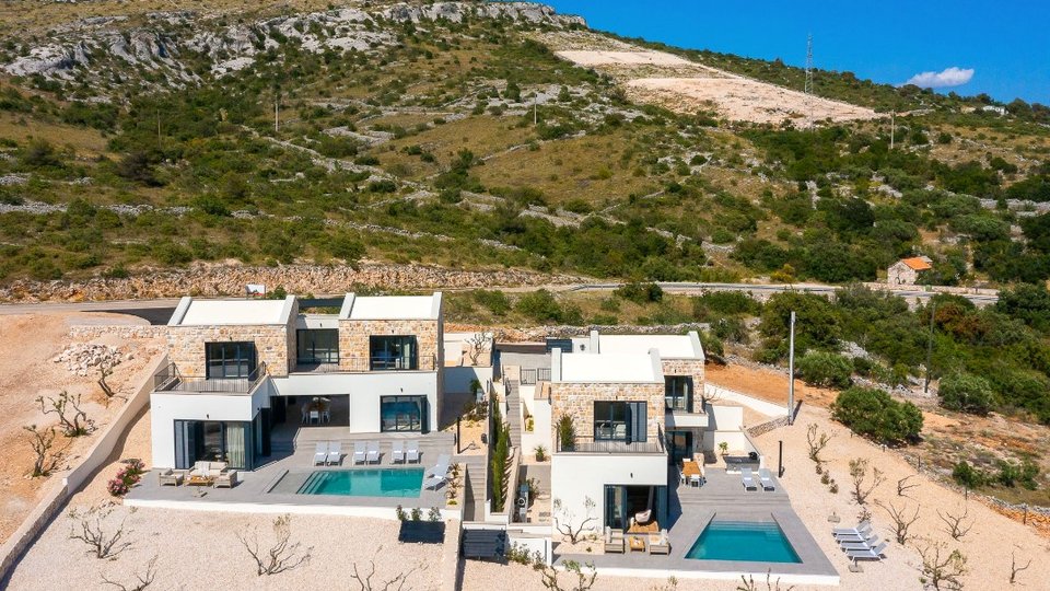 Paradiesoase in Rogoznica: Luxuriöse Steinvillen mit unglaublichem Blick auf das Meer!