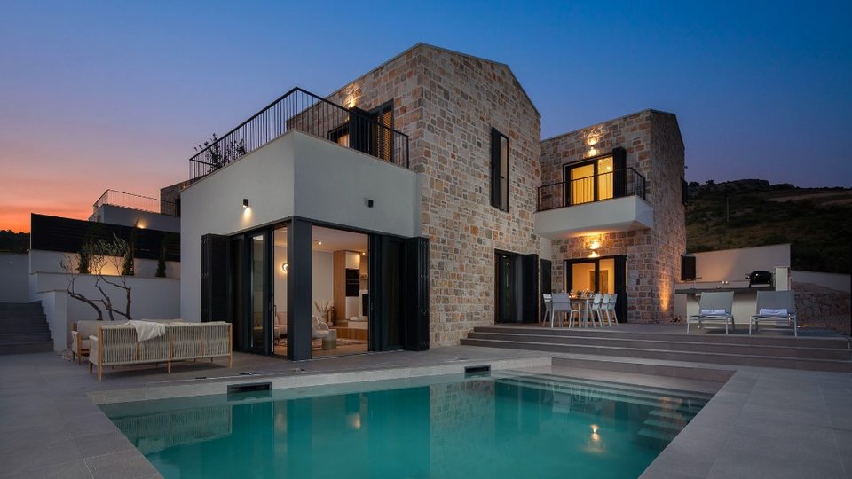 Paradise oasis in Rogoznica: Luxurious stone villas with an incredible view of the sea!