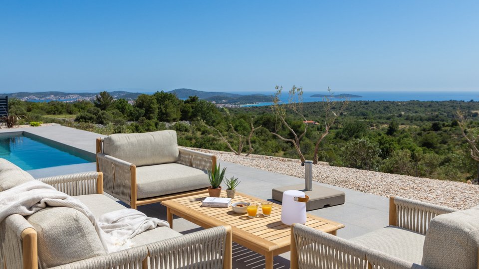 Paradise oasis in Rogoznica: Luxurious stone villas with an incredible view of the sea!