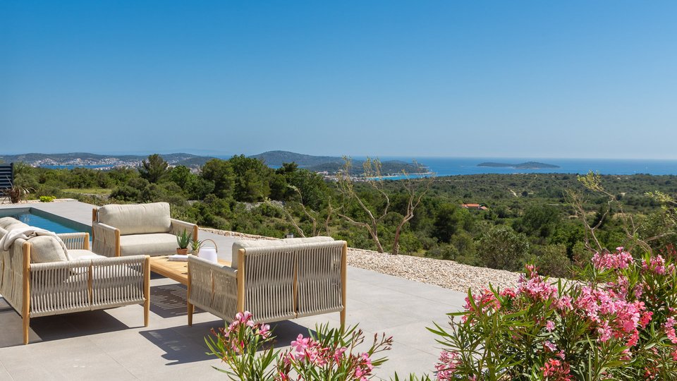 Paradise oasis in Rogoznica: Luxurious stone villas with an incredible view of the sea!