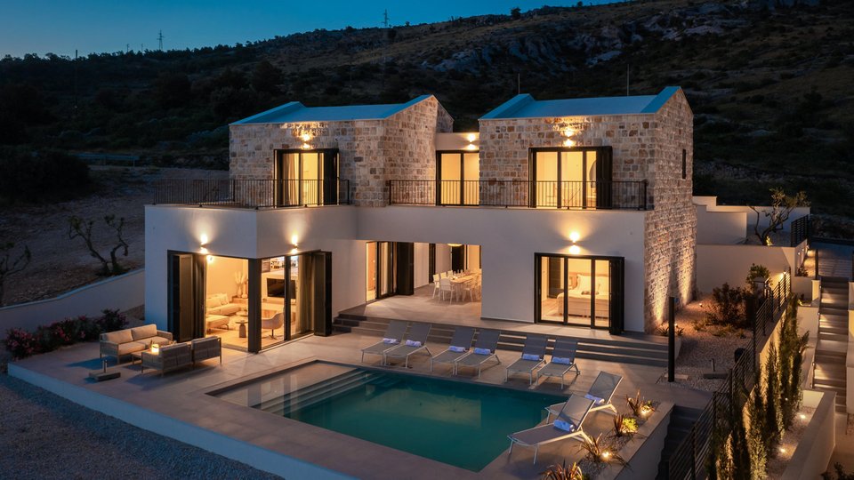 Paradise oasis in Rogoznica: Luxurious stone villas with an incredible view of the sea!