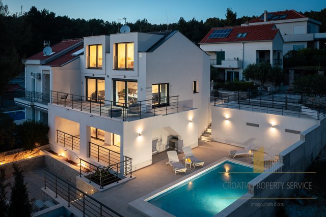 Beautiful villa with pool, second row to the sea on the island of Brač!