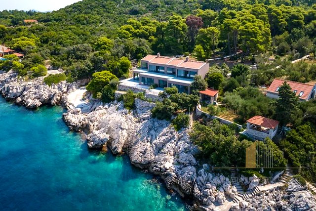 Two luxury villas in an exclusive location by the sea on the island of Koločep near Dubrovnik!