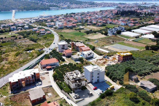 Luxury apartment in a new building with a sea view in Trogir!