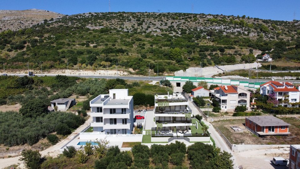 Luxury apartment in a new building with a sea view in Trogir!