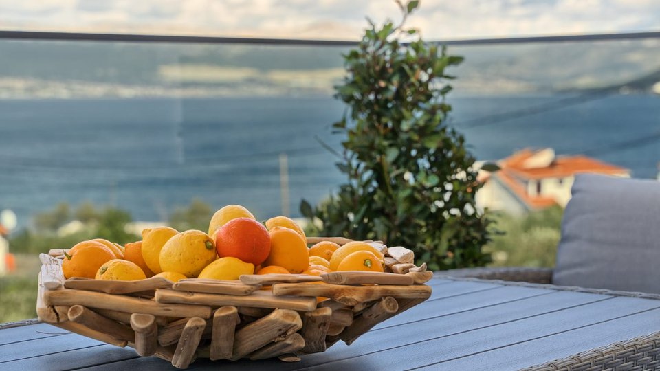 Schöne Wohnung in einem modernen Neubau mit Meerblick auf der Insel Čiovo!