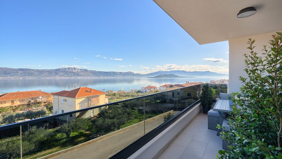 Schöne Wohnung in einem modernen Neubau mit Meerblick auf der Insel Čiovo!