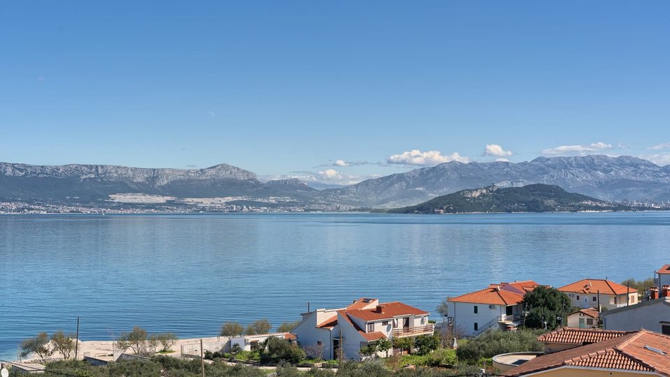 Schöne Wohnung in einem modernen Neubau mit Meerblick auf der Insel Čiovo!