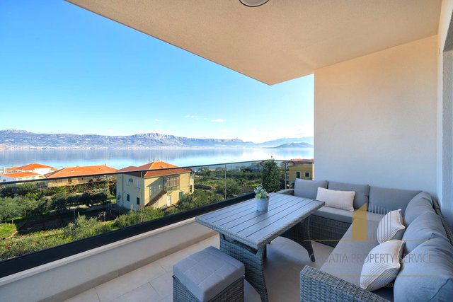 Beautiful apartment in a luxury new building with a view of the sea on the island of Čiovo!
