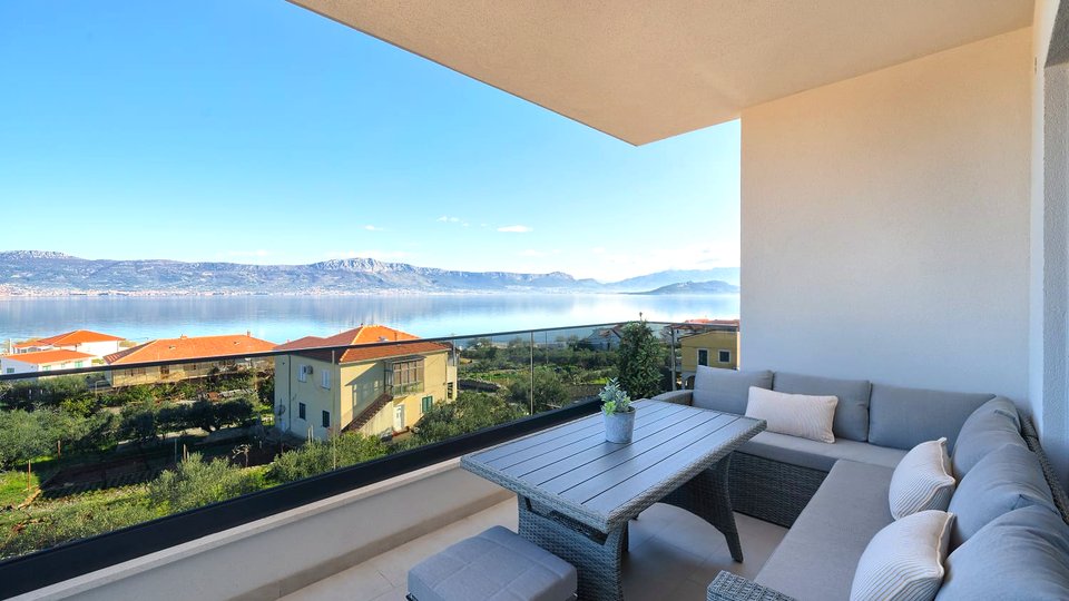 Beautiful apartment in a luxury new building with a view of the sea on the island of Čiovo!