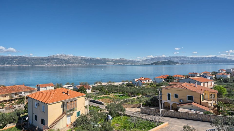 Schöne Wohnung in einem modernen Neubau mit Meerblick auf der Insel Čiovo!