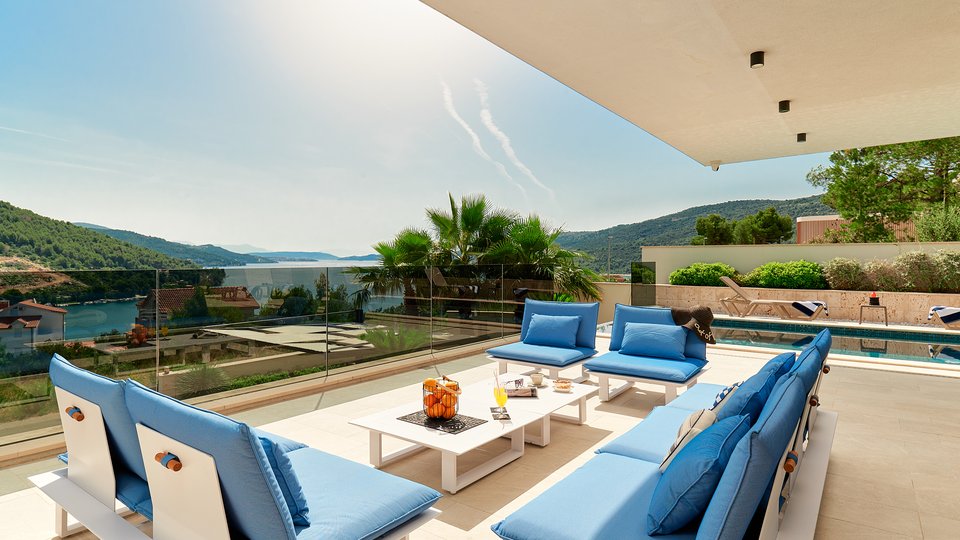 Luxusvilla mit Panoramablick auf das Meer in der Nähe von Trogir!