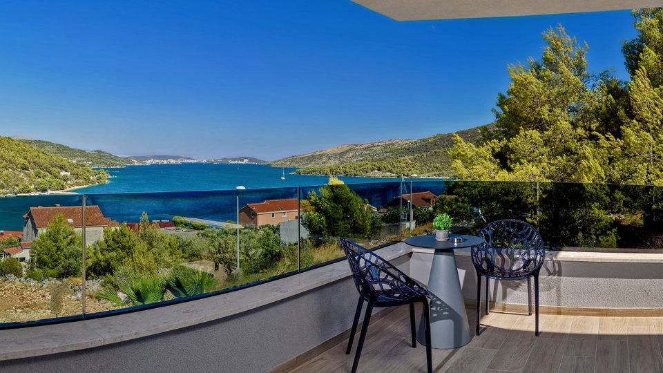 Luxusvilla mit Panoramablick auf das Meer in der Nähe von Trogir!