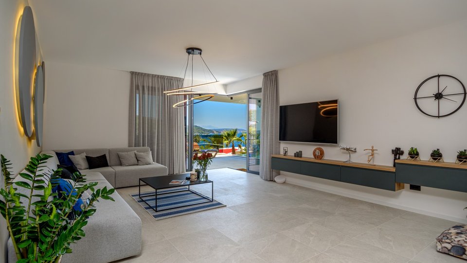 Luxusvilla mit Panoramablick auf das Meer in der Nähe von Trogir!