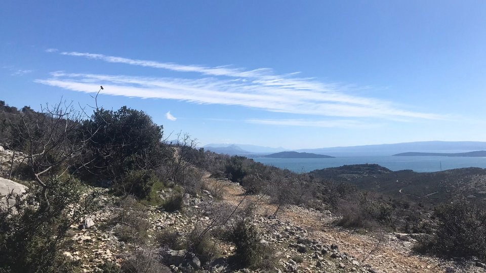 Ackerland von 69.000 m2 mit Panoramablick auf das Meer – Kaštela!