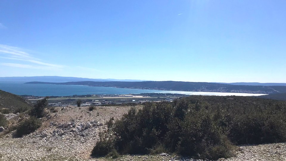 Kmetijsko zemljišče 69.000 m2 s panoramskim pogledom na morje - Kaštela!