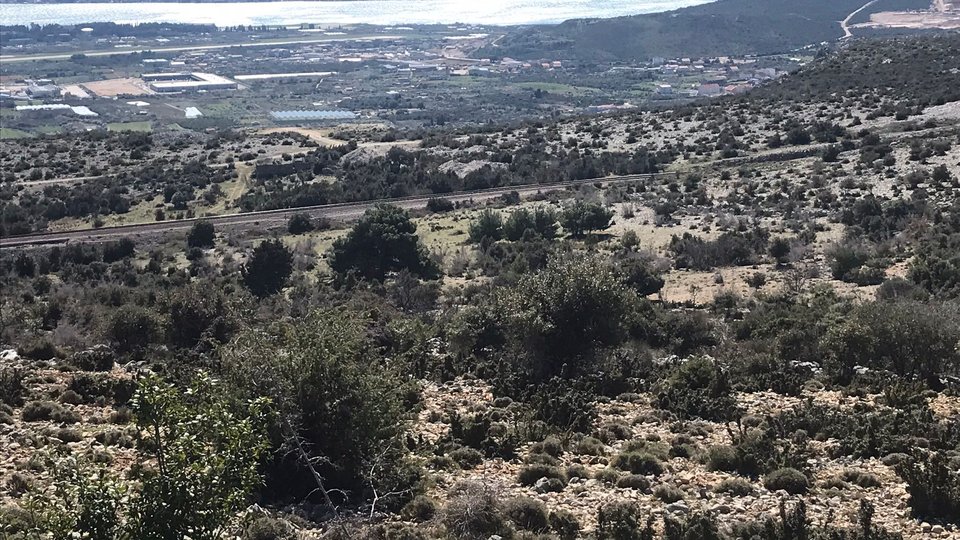 Ackerland von 51565 m2 mit Panoramablick auf das Meer – Kaštela!