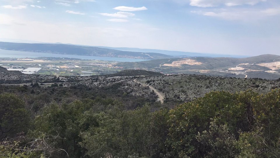 Kmetijsko zemljišče 51565 m2 s panoramskim pogledom na morje - Kaštela!