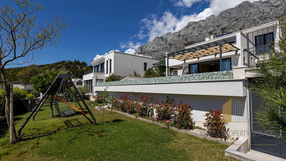 New luxury villa with open sea view in Makarska!