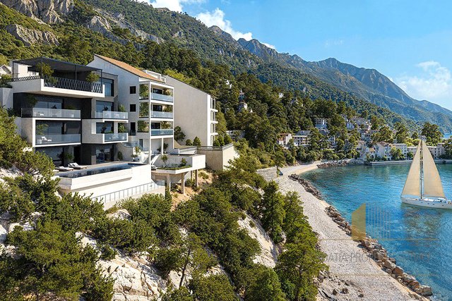 Luxury villa with swimming pool and elevator - first row next to the beach on the Omiš Riviera!