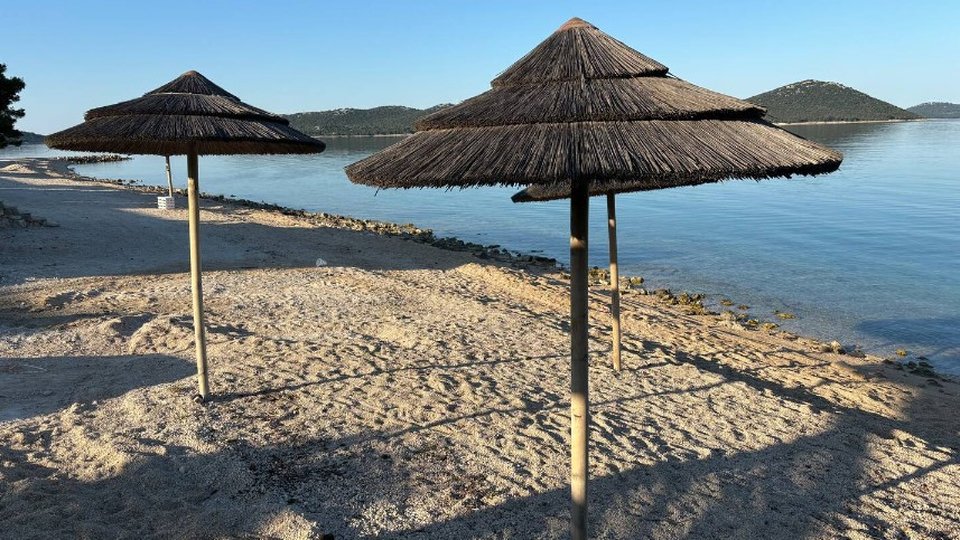 Schönes Mobilheim für den Urlaub 50 Meter vom Meer entfernt - Pakoštane!