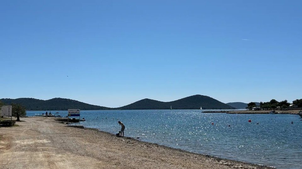 Schönes Mobilheim für den Urlaub 50 Meter vom Meer entfernt - Pakoštane!