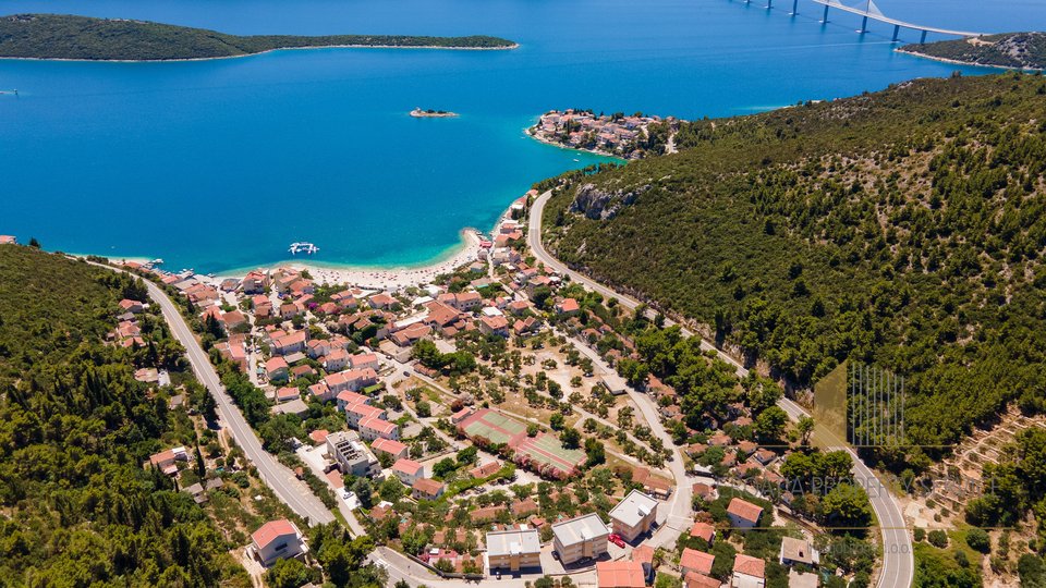 Ekskluzivno zemljišče ob plaži v Kleku - Investicijska oaza ob obali!