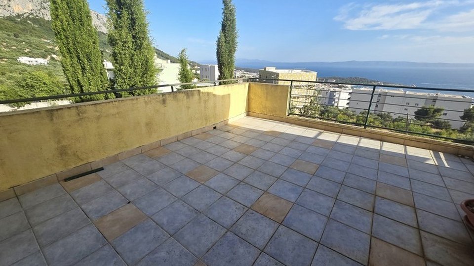 House with a beautiful view of the sea in Makarska!