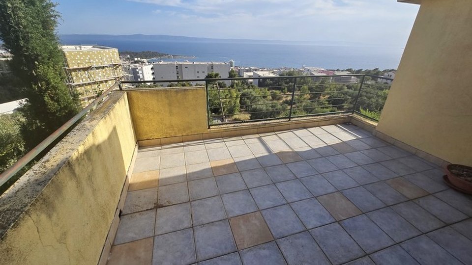 House with a beautiful view of the sea in Makarska!