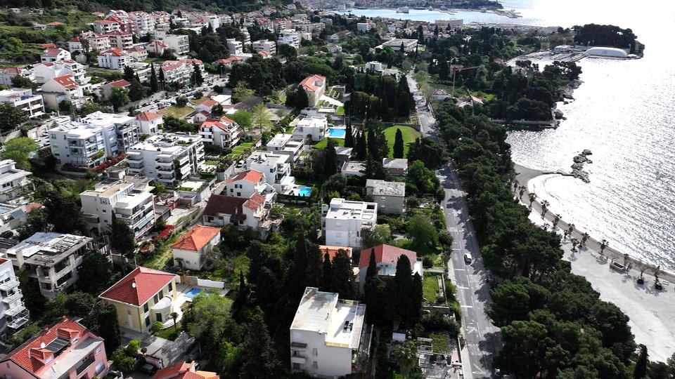 Luksuzni stan s pogledom na more u elitnoj četvrti, 100 m od plaže – Split!