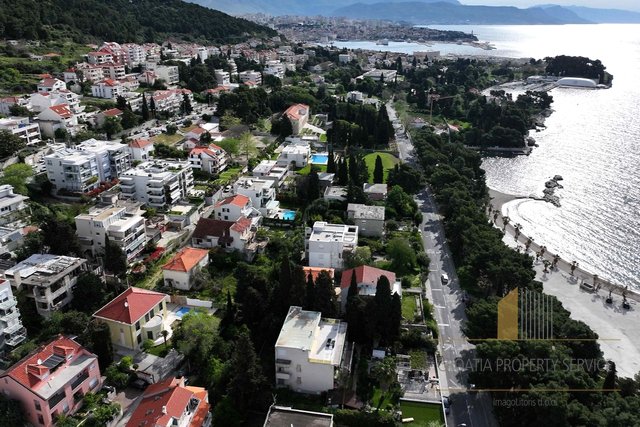 Luxury  apartment with seaview in an elite district, 100 m from the beach - Split!