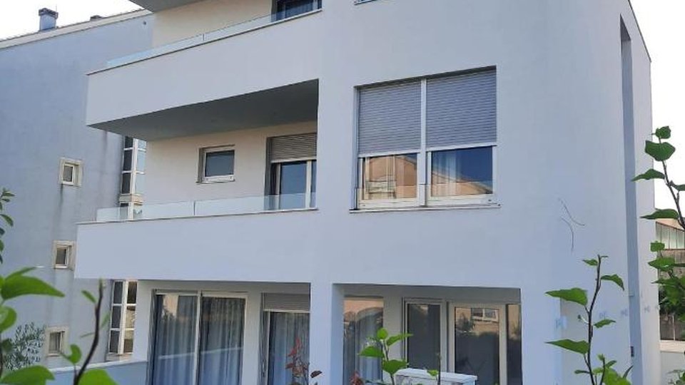 Albergo, 1299 m2, Vendita, Zadar