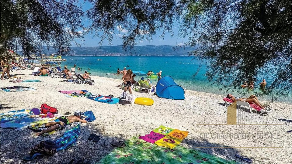 Predivna kuća na ekskluzivnoj lokaciji uz plažu na otoku Čiovu!