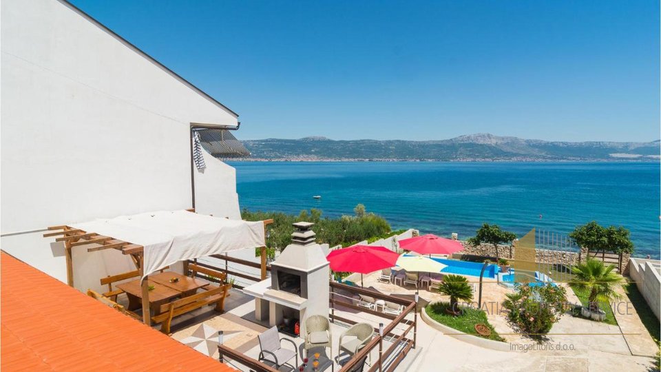 A beautiful house in an exclusive location next to the beach on the island of Čiovo!