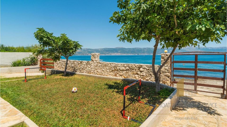 A beautiful house in an exclusive location next to the beach on the island of Čiovo!