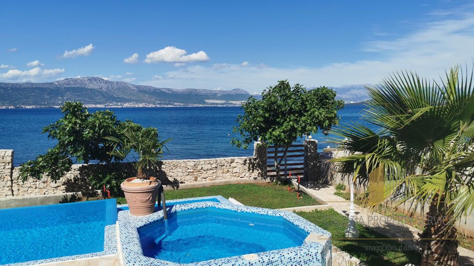 A beautiful house in an exclusive location next to the beach on the island of Čiovo!