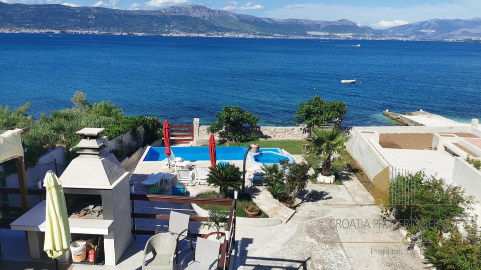 A beautiful house in an exclusive location next to the beach on the island of Čiovo!