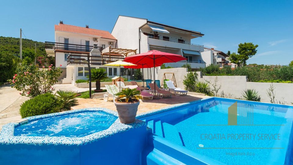 A beautiful house in an exclusive location next to the beach on the island of Čiovo!