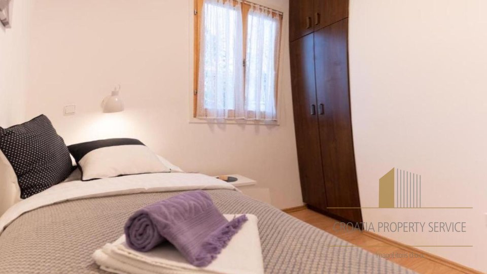 Beautiful apartment house 60 m from the beach in the vicinity of Zadar!