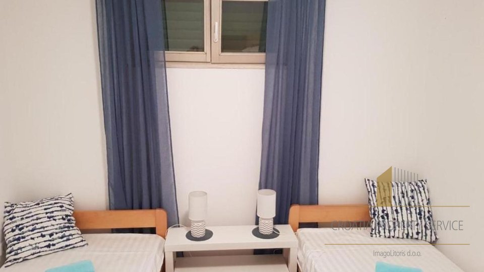 Beautiful apartment house 60 m from the beach in the vicinity of Zadar!