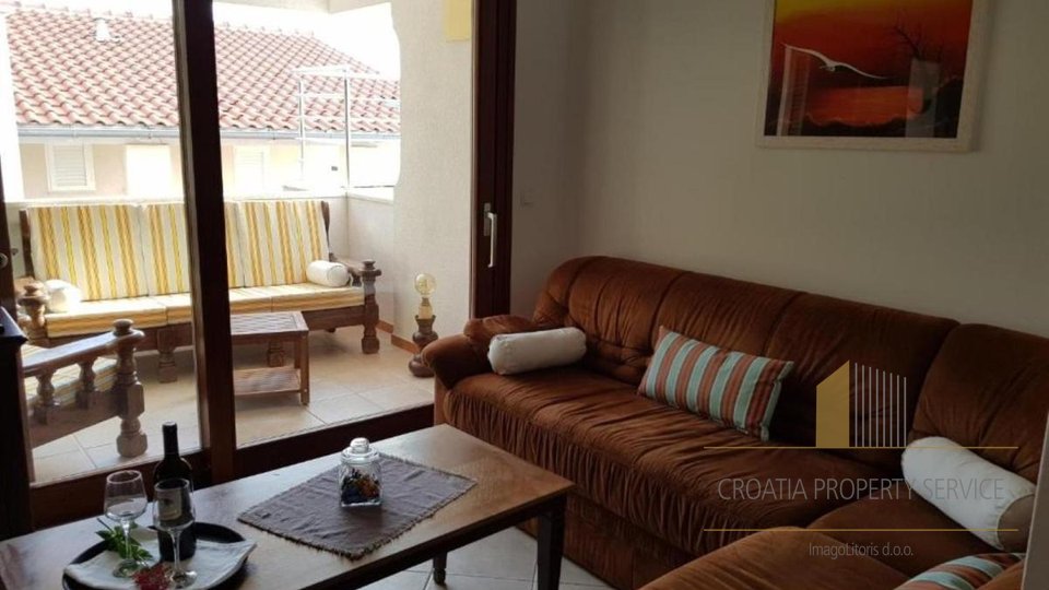 Beautiful apartment house 60 m from the beach in the vicinity of Zadar!