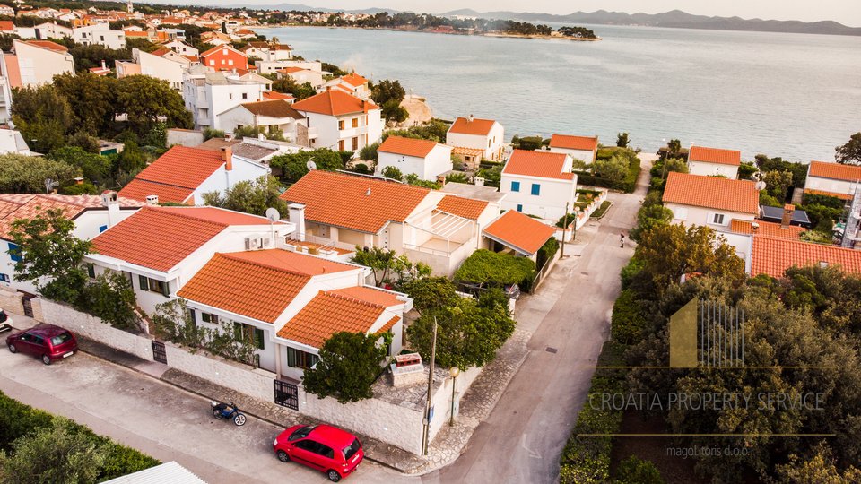 Beautiful apartment house 60 m from the beach in the vicinity of Zadar!