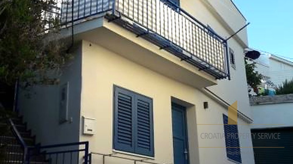 Beautiful renovated house 40 m from the sea on the Makarska Riviera!