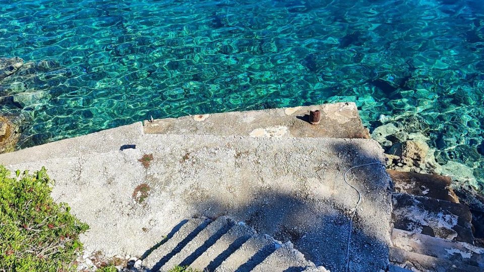 Anpassungshaus mit großem Potenzial, erste Reihe am Meer - Mljet!